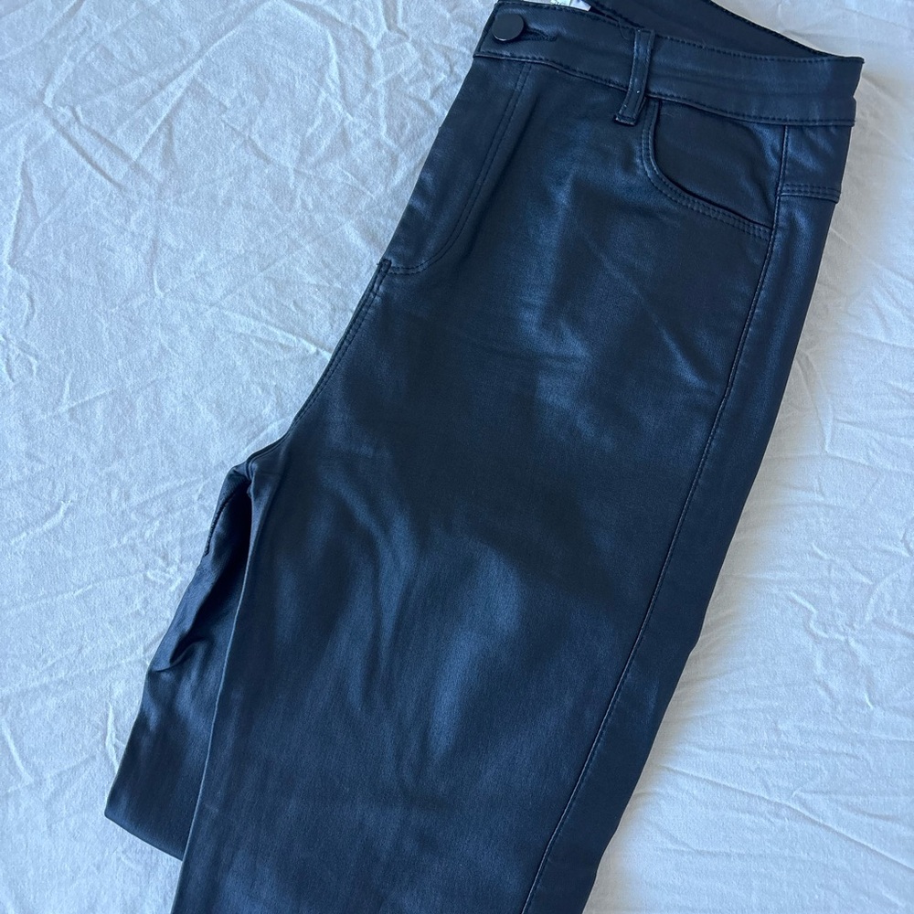 Women's Skinny Jeans in Black